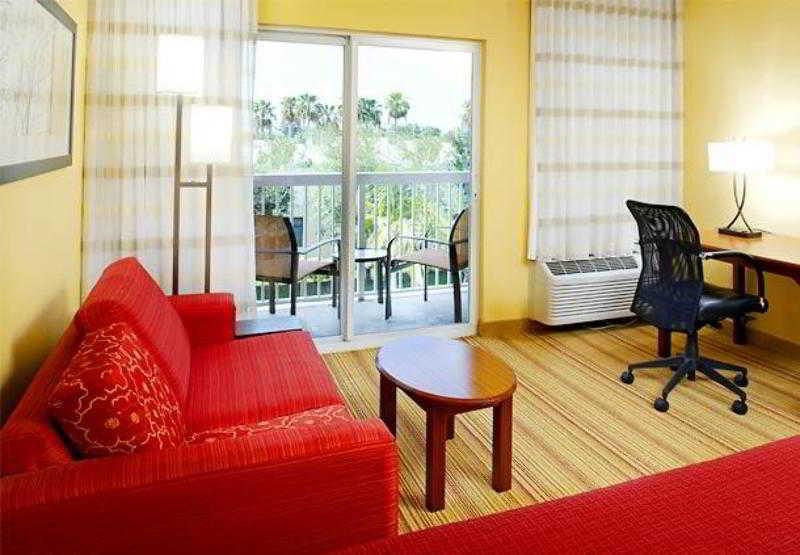 Courtyard By Marriott West Palm Beach Airport Buitenkant foto
